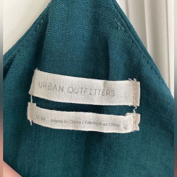 NEVER WORN URBAN OUTFITTERS TOP - Picture 2 of 2